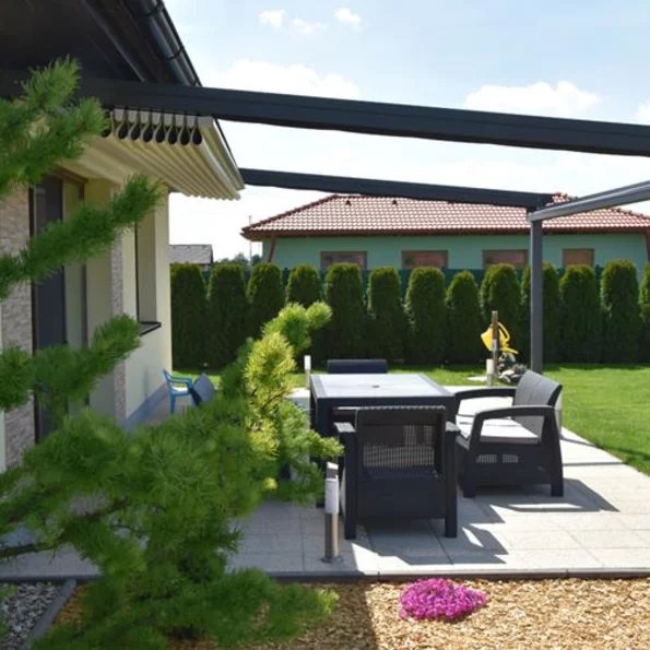 Hliníková pergola EVA proti dažďu Hliníková pergola EVA proti dažďu