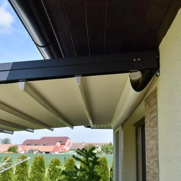 Hliníková pergola EVA proti dažďu Hliníková pergola EVA proti dažďu