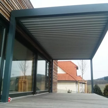hlinokova pergola s odvetranim strechy hlinokova pergola s odvetranim strechy